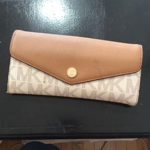 Michael kors wallet